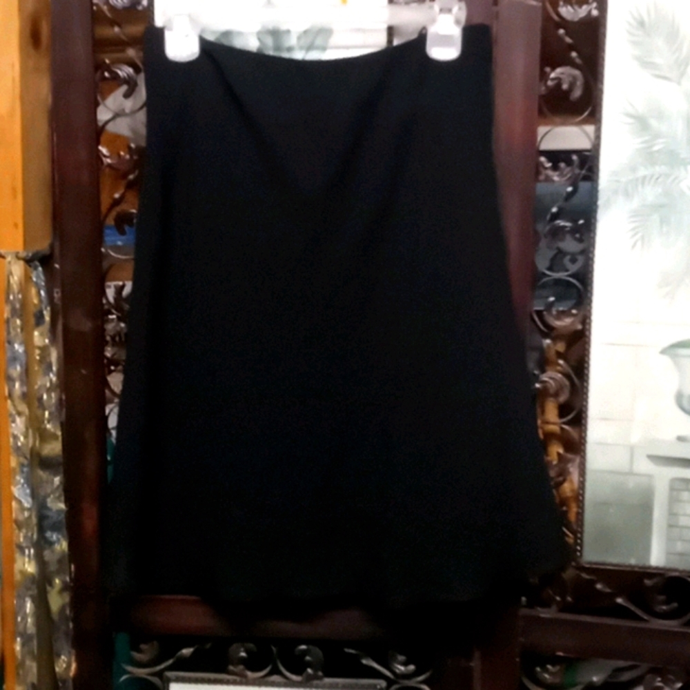 Black knee skirt